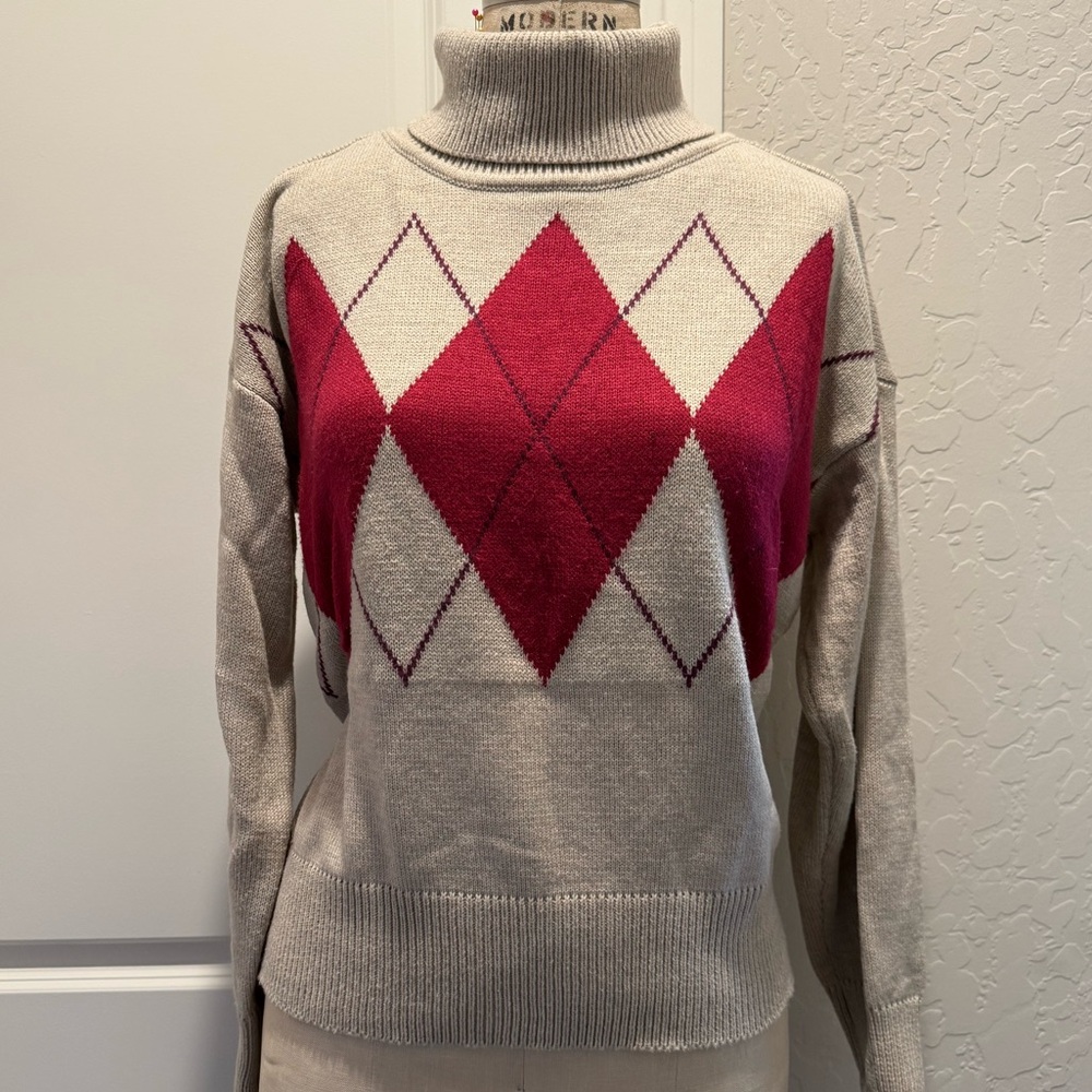 New York & Company taupe and burgundy turtleneck argyle sweater